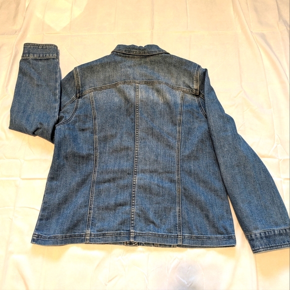 Women's Size L Jean Jacket - Picture 2 of 6